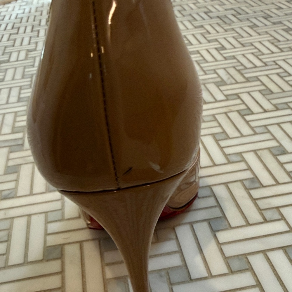 Christian Louboutin Nude Patent Peep-Toe Stiletto Heels with Red Soles - Picture 11 of 11